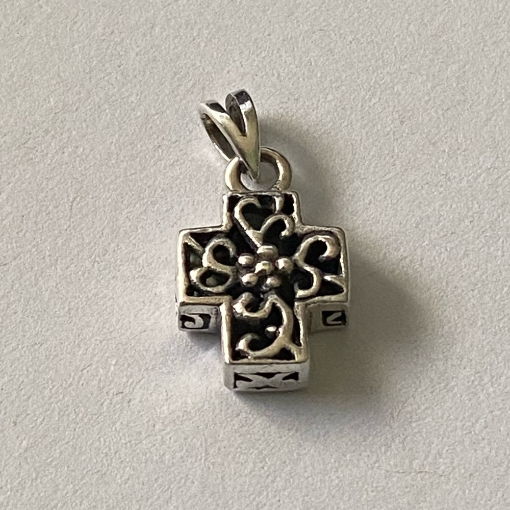 Vintage Sterling Silver Filigree Cross Pendant